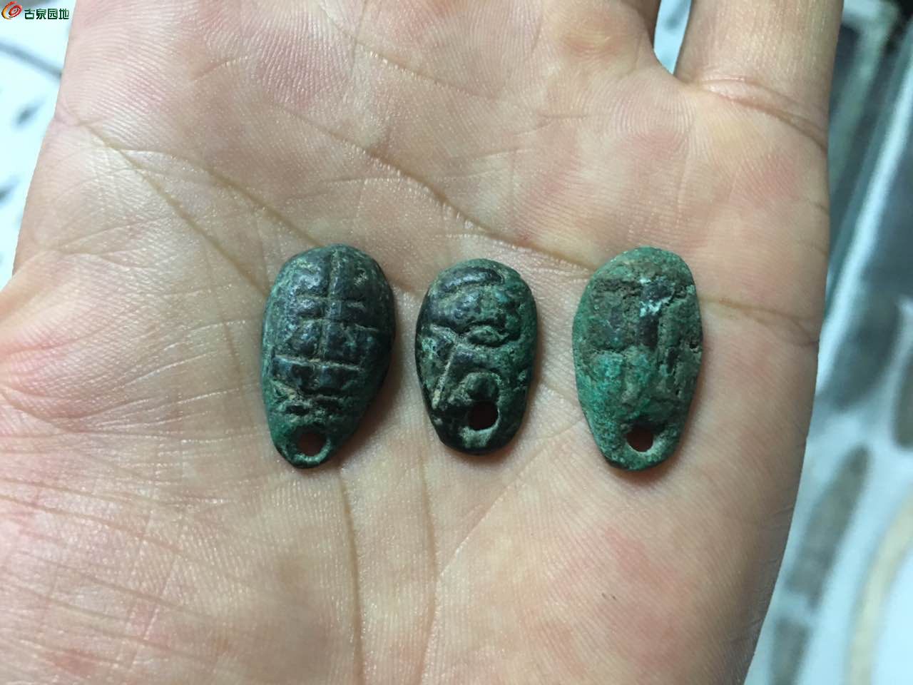 [欣赏 鬼脸币各六朱,君,行