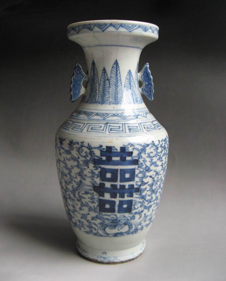 清代中期 双喜纹 青花瓷瓶