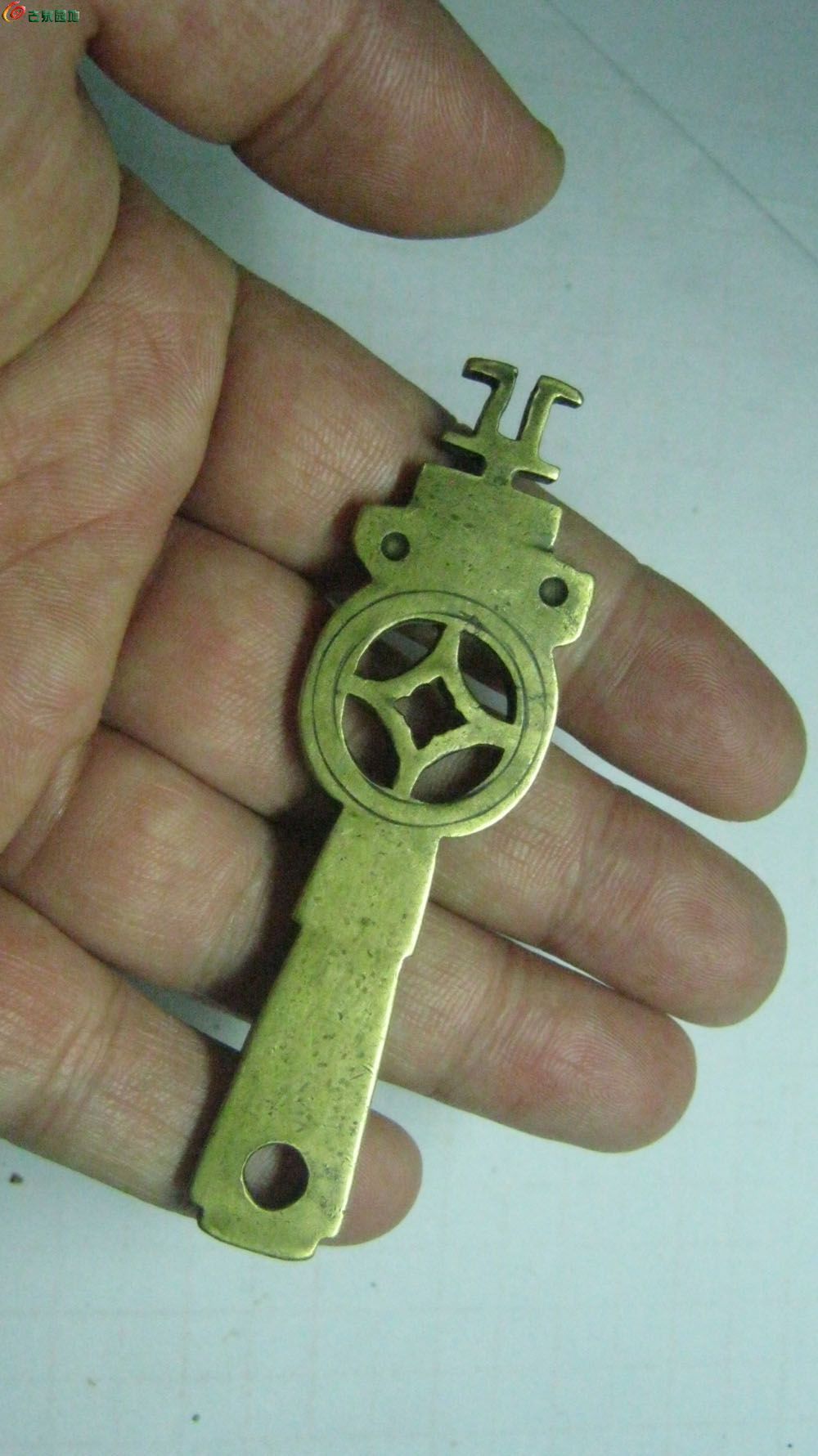 两个大个老铜钥匙
