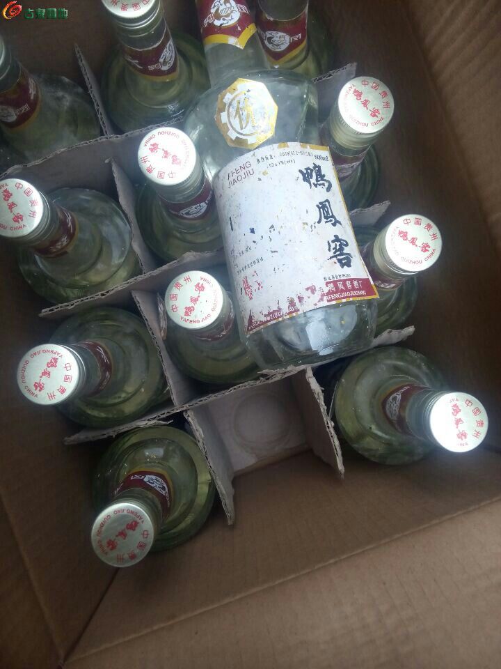 鸭凤窖酒图片