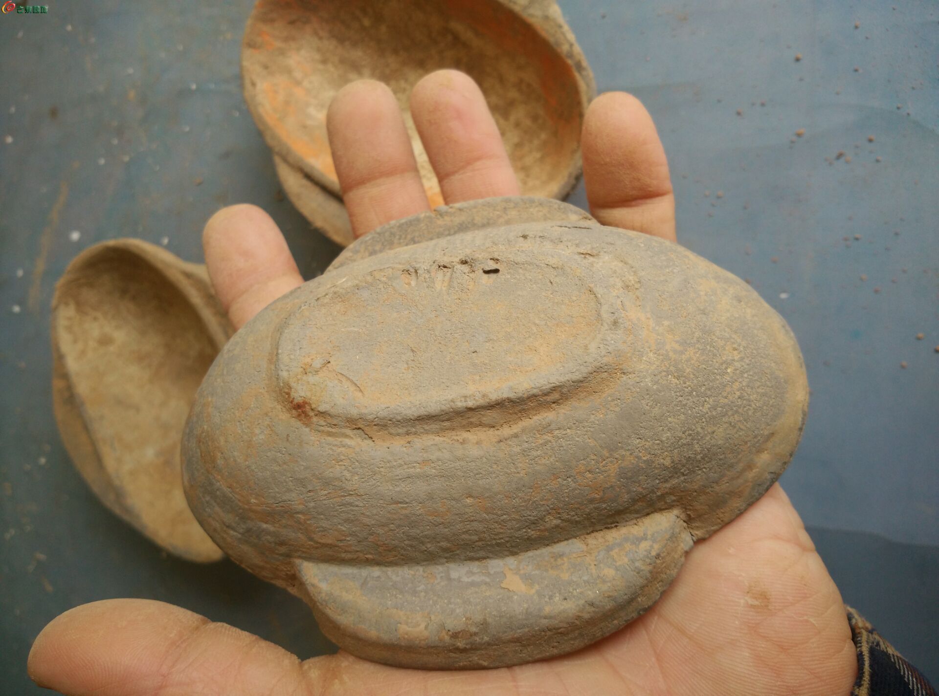 石器时代陶杯图片