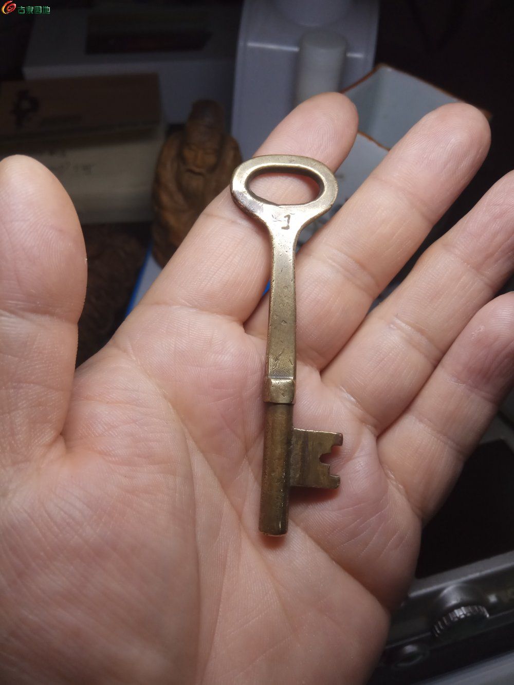一把包浆不错的老铜钥匙