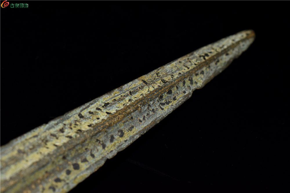 青铜柳叶剑图片