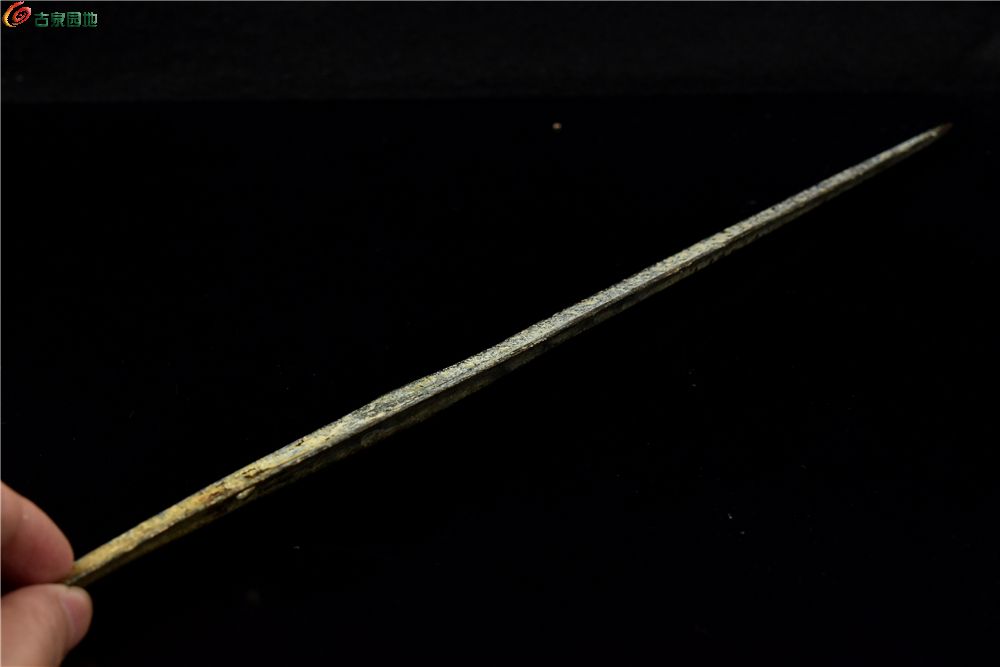 青铜柳叶剑图片