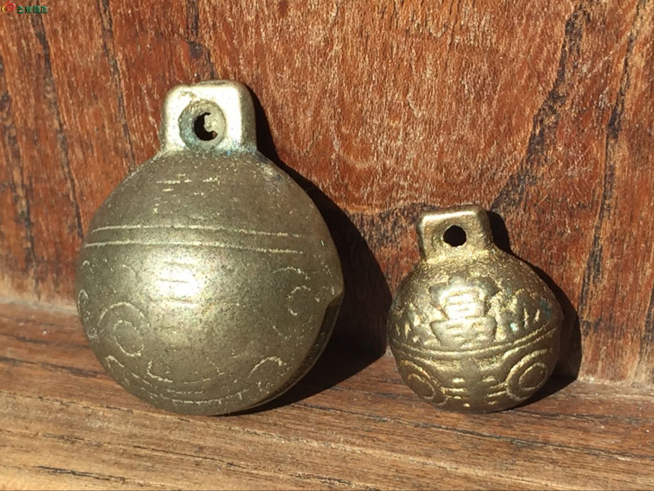 【】老铜铃铛两个