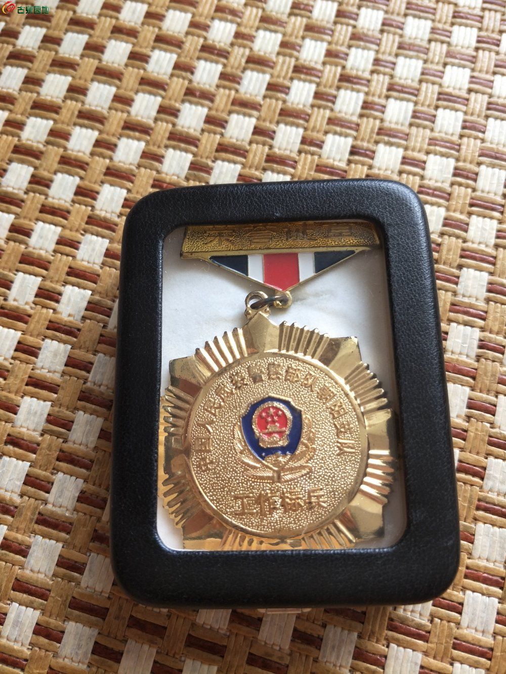 警察最高荣誉勋章图片
