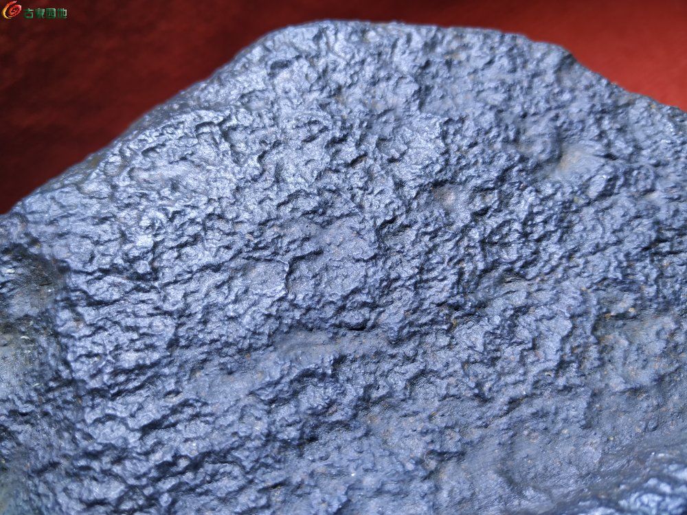 陨石表面用砂纸打磨后图片