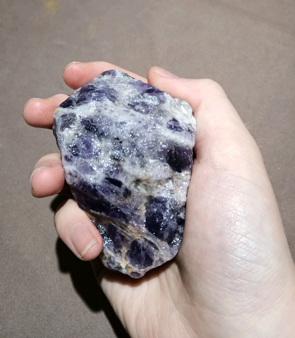 人造紫水晶原石图片